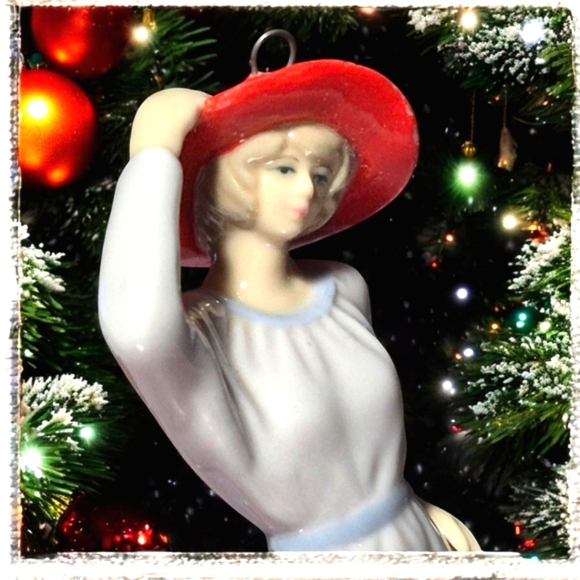 Vintage Red Hat Lady Christmas ornament Cobble Creek porcelain - Picture 6 of 7